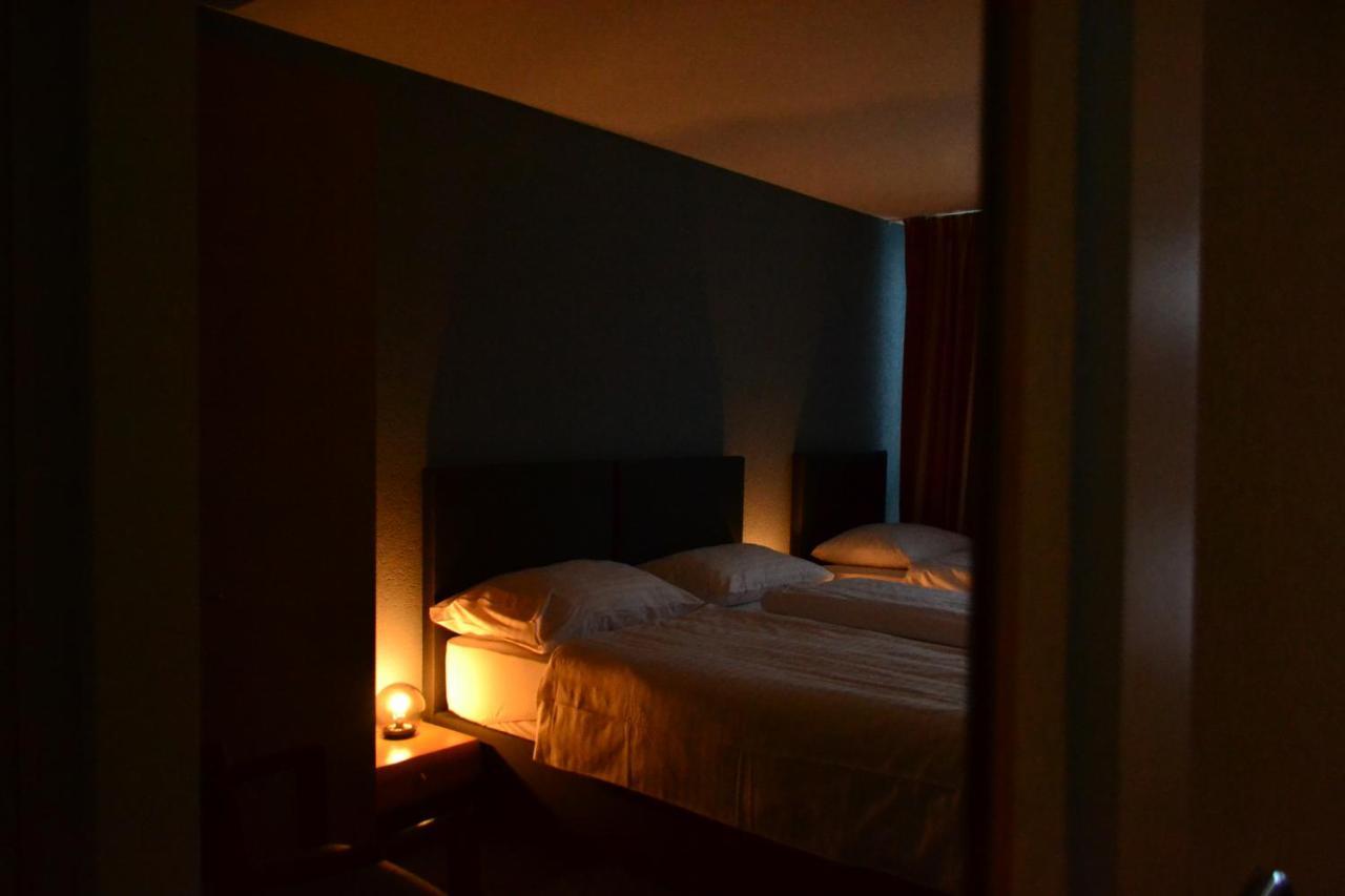 Hotel Les Rives Du Doubs Les Brenets Dış mekan fotoğraf