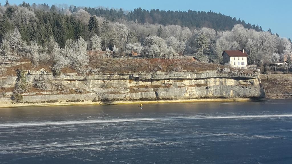 Hotel Les Rives Du Doubs Les Brenets Dış mekan fotoğraf