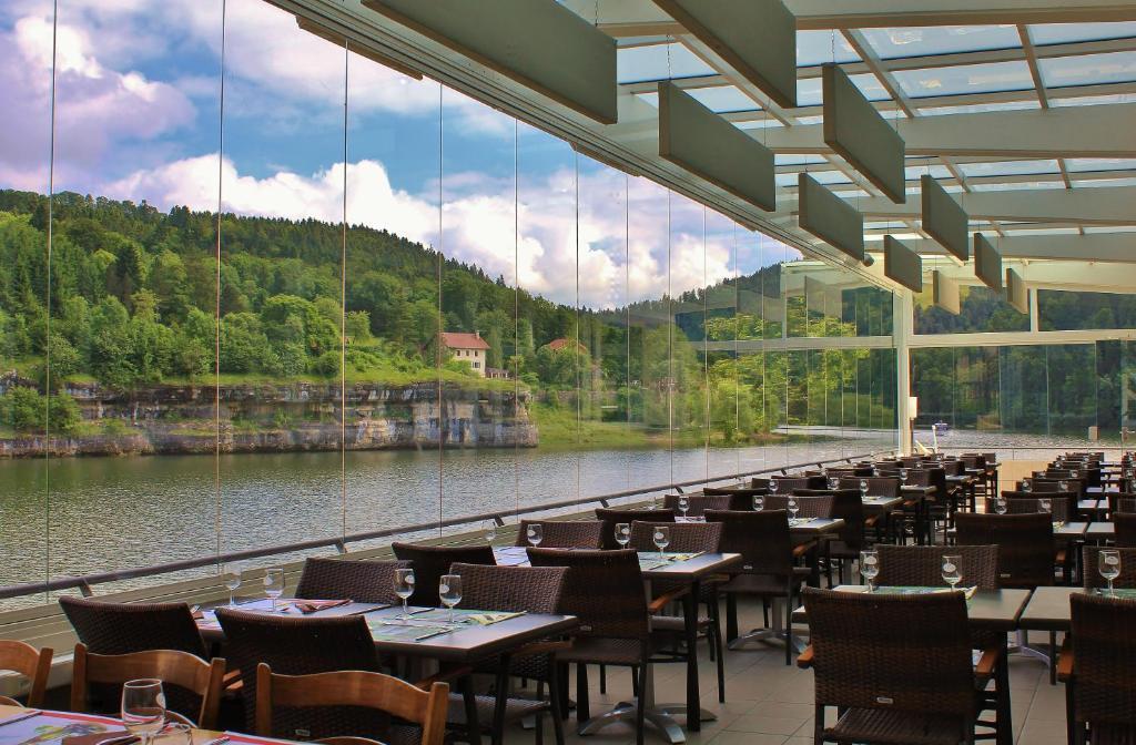 Hotel Les Rives Du Doubs Les Brenets Dış mekan fotoğraf